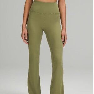 Lululemon Groove Super-High-Rise Flared Pant Nulu - 10